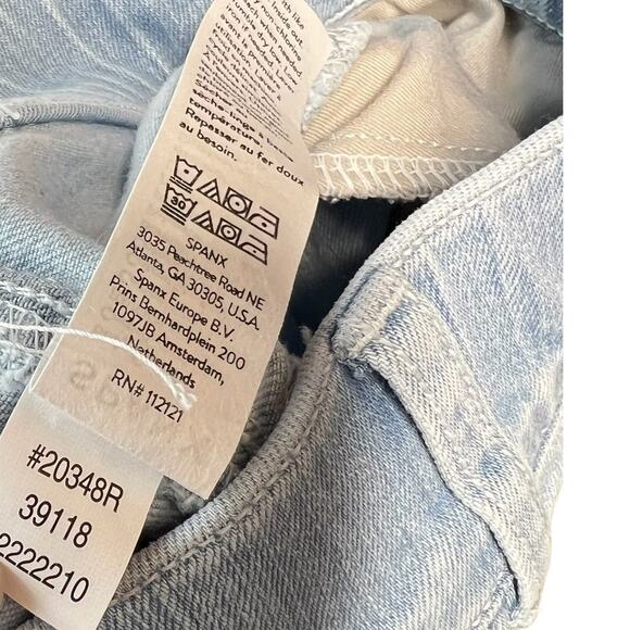 Spanx Flare Jeans Stretch Pull-On Denim Retro Light Wash Blue Size Large - Picture 14 of 14